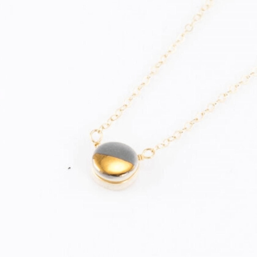 Lifestyle Perch Home | Teeny Pebble Necklace|Grey/Gold